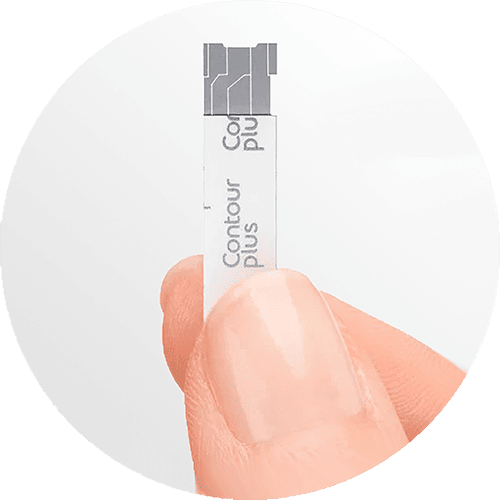 Detailný záber na testovací prúžok na meranie glukózy v krvi